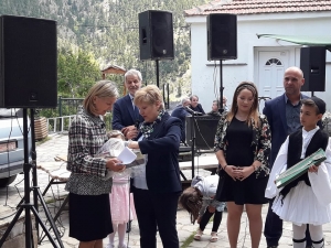 &Kappa;&alpha;&rho;&pi;&epsilon;&nu;ή&sigma;&iota;:Tί&mu;&eta;&sigma;&alpha;&nu; &tau;&omicron;&upsilon;&sigmaf; &epsilon;&upsilon;&epsilon;&rho;&gamma;έ&tau;&epsilon;&sigmaf; &Alpha;&theta;&alpha;&nu;ά&sigma;&iota;&omicron; &amp; &Mu;&alpha;&rho;ί&nu;&alpha; &Mu;&alpha;&rho;&tau;ί&nu;&omicron;&upsilon;