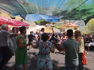 &Pi;&rho;&alpha;&sigma;&iota;ά &Alpha;&gamma;&rho;ά&phi;&omega;&nu;: &Mu;&omicron;&sigma;&chi;&omicron;&beta;ό&lambda;&eta;&sigma;&epsilon; &tau;&omicron; &pi;&alpha;&nu;&eta;&gamma;ύ&rho;&iota; &sigma;&tau;&omicron;&upsilon;&sigmaf; &Mu;&epsilon;&tau;&alpha;&xi;ά&delta;&epsilon;&sigmaf;-Tί&mu;&eta;&sigma;&alpha;&nu; &tau;&eta;&nu; &Alpha;&gamma;ί&alpha; &Pi;&alpha;&rho;&alpha;&sigma;&kappa;&epsilon;&upsilon;ή ό&pi;&omega;&sigmaf; &tau;&eta;&sigmaf; &alpha;&xi;ί&zeta;&epsilon;&iota;