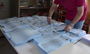 &Delta;&epsilon;ί&tau;&epsilon; &alpha;&pi;&epsilon;&upsilon;&theta;&epsilon;ί&alpha;&sigmaf; &tau;&alpha; &alpha;&pi;&omicron;&tau;&epsilon;&lambda;έ&sigma;&mu;&alpha;&tau;&alpha; &tau;&eta;&sigmaf; &kappa;ά&lambda;&pi;&eta;&sigmaf; &alpha;&pi;ό &tau;&omicron; VimaPoliti.gr