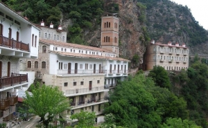 &Gamma;&iota;&omicron;&rho;&tau;ά&zeta;&epsilon;&iota; &eta; "&Alpha;&rho;&chi;ό&nu;&tau;&iota;&sigma;&sigma;&alpha; &tau;&eta;&sigmaf; &Rho;&omicron;ύ&mu;&epsilon;&lambda;&eta;&sigmaf;" ,&Pi;&alpha;&nu;&alpha;&gamma;ί&alpha; &eta; &Pi;&rho;&omicron;&upsilon;&sigma;&iota;ώ&tau;&iota;&sigma;&sigma;&alpha;