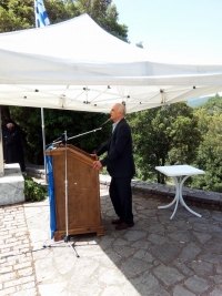 &Gamma;. &Beta;&alpha;&rho;&epsilon;&mu;έ&nu;&omicron;&sigmaf; &alpha;&pi;&omicron; &Beta;ί&nu;&iota;&alpha;&nu;&eta;:&laquo;&Eta; &Beta;&omicron;&upsilon;&lambda;ή &sigma;&upsilon;&nu;&delta;έ&epsilon;&iota; &tau;&eta;&nu; &iota;&sigma;&tau;&omicron;&rho;ί&alpha; &mu;&epsilon; &tau;&omicron;&nu; &pi;&omicron;&lambda;&iota;&tau;&iota;&sigma;&mu;ό&raquo;(&Beta;ί&nu;&tau;&epsilon;&omicron;)