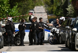 &Delta;&omicron;&lambda;&omicron;&phi;&omicron;&nu;ί&alpha; &sigma;&tau;&omicron; &Chi;&alpha;ϊ&delta;ά&rho;&iota;: 50&chi;&rho;&omicron;&nu;&omicron;&sigmaf; &sigma;&kappa;ό&tau;&omega;&sigma;&epsilon; &tau;&eta; &mu;&eta;&tau;έ&rho;&alpha; &tau;&omicron;&upsilon;-"&Kappa;&omicron;&upsilon;&rho;ά&sigma;&tau;&eta;&kappa;&alpha; &nu;&alpha; &tau;&eta;&nu; &phi;&rho;&omicron;&nu;&tau;ί&zeta;&omega;, &lambda;&upsilon;&tau;&rho;ώ&theta;&eta;&kappa;&epsilon;"