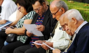 &Sigma;&upsilon;&nu;&tau;ά&xi;&epsilon;&iota;&sigmaf;: &Tau;&iota; &theta;&alpha; &delta;&omicron;&upsilon;&nu; 1,7 &epsilon;&kappa;&alpha;&tau;. &sigma;&upsilon;&nu;&tau;&alpha;&xi;&iota;&omicron;ύ&chi;&omicron;&iota; &mu;&epsilon; &tau;&iota;&sigmaf; &pi;&rho;&omicron;&sigma;&omega;&pi;&iota;&kappa;έ&sigmaf; &delta;&iota;&alpha;&phi;&omicron;&rho;έ&sigmaf;
