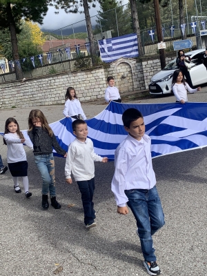 Άγραφα:Μαθητές και κάτοικοι τίμησαν το έπος του ’40-Επετειακές εκδηλώσεις στα χωριά της Δυτικής Ευρυτανίας(Φώτο)