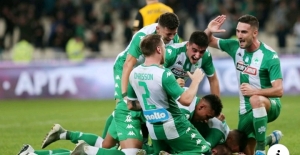 &Pi;&alpha;&nu;&alpha;&theta;&eta;&nu;&alpha;ϊ&kappa;ό&sigmaf; &alpha;&pi;ό &tau;&alpha; &pi;&alpha;&lambda;&iota;ά