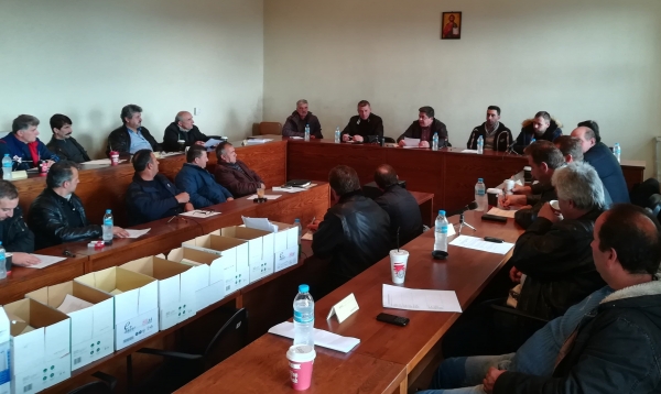 Ά&gamma;&rho;&alpha;&phi;&alpha;:&Tau;&epsilon;&tau;-&alpha;-&tau;&epsilon;&tau; &Mu;&pi;&alpha;&mu;&pi;&alpha;&lambda;ή &mu;&epsilon; &pi;&rho;ό&epsilon;&delta;&rho;&omicron;&upsilon;&sigmaf; &tau;&omega;&nu; &tau;&omicron;&pi;&iota;&kappa;ώ&nu; &kappa;&omicron;&iota;&nu;&omicron;&tau;ή&tau;&omega;&nu;