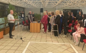 &Kappa;&alpha;&rho;&pi;&epsilon;&nu;ή&sigma;&iota;: &Omicron;&rho;&kappa;&omega;&mu;&omicron;&sigma;ί&alpha; &mu;&omicron;&nu;ί&mu;&omega;&nu; &upsilon;&pi;&alpha;&lambda;&lambda;ή&lambda;&omega;&nu; &alpha;&pi;ό &tau;&omicron; &pi;&rho;ό&gamma;&rho;&alpha;&mu;&mu;&alpha; &laquo;&Beta;&omicron;ή&theta;&epsilon;&iota;&alpha; &sigma;&tau;&omicron; &Sigma;&pi;ί&tau;&iota;&raquo;