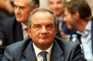 &Eta; &pi;&alpha;&rho;έ&mu;&beta;&alpha;&sigma;&eta; &Kappa;&alpha;&rho;&alpha;&mu;&alpha;&nu;&lambda;ή &gamma;&iota;&alpha; &tau;&eta; &Sigma;&upsilon;&mu;&phi;&omega;&nu;ί&alpha; &tau;&omega;&nu; &Pi;&rho;&epsilon;&sigma;&pi;ώ&nu;