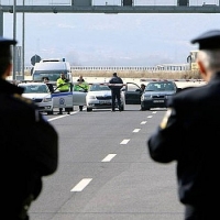 &Kappa;&omicron;&rho;&omicron;&nu;&omicron;ϊό&sigmaf;:&Alpha;&upsilon;&sigma;&tau;&eta;&rho;ό&tau;&epsilon;&rho;&alpha; &mu;έ&tau;&rho;&alpha; &epsilon;&xi;&epsilon;&tau;ά&zeta;&epsilon;&iota; &eta; &kappa;&upsilon;&beta;έ&rho;&nu;&eta;&sigma;&eta;-&Sigma;&tau;&omicron; &tau;&rho;&alpha;&pi;έ&zeta;&iota; &kappa;&alpha;&iota; &omicron; &pi;&epsilon;&rho;&iota;&omicron;&rho;&iota;&sigma;&mu;ό&sigmaf; &sigma;&tau;&iota;&sigmaf; &mu;&epsilon;&tau;&alpha;&kappa;&iota;&nu;ή&sigma;&epsilon;&iota;&sigmaf;