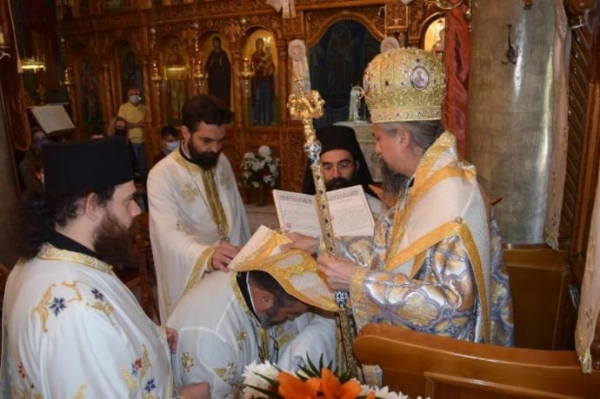 Δύο νέους Ιερείς χειροτόνησε ο Καρπενησίου Γεώργιος(Φώτο)
