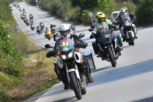 &Sigma;&tau;&omicron; &Alpha;&gamma;&rho;ί&nu;&iota;&omicron; &tau;&omicron; 1&omicron; &sigma;&upsilon;&nu;έ&delta;&rho;&iota;&omicron;  &tau;&eta;&sigmaf; &Epsilon;&lambda;&lambda;&eta;&nu;&iota;&kappa;ή&sigmaf;  &Mu;&omicron;&tau;&omicron;&sigma;&upsilon;&kappa;&lambda;&epsilon;&tau;&iota;&sigma;&tau;&iota;&kappa;ή&sigmaf; &Omicron;&mu;&omicron;&sigma;&pi;&omicron;&nu;&delta;ί&alpha;&sigmaf;(&Epsilon;&Lambda;.&Mu;&Omicron;&Tau;.&Omicron;)