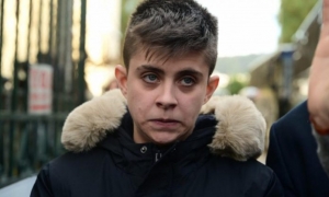 &Eta; &delta;&iota;&kappa;&eta;&gamma;ό&rho;&omicron;&sigmaf; &tau;&eta;&sigmaf; &Mu;&omicron;&upsilon;&rho;&tau;&zeta;&omicron;ύ&kappa;&omicron;&upsilon; &zeta;&eta;&tau;ά &psi;&upsilon;&chi;&iota;&alpha;&tau;&rho;&iota;&kappa;ή &pi;&rho;&alpha;&gamma;&mu;&alpha;&tau;&omicron;&gamma;&nu;&omega;&mu;&omicron;&sigma;ύ&nu;&eta;