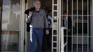 &Mu;&pi;&alpha;&kappa;&omicron;&gamma;&iota;ά&nu;&nu;&eta;&sigmaf; &gamma;&iota;&alpha; ά&delta;&epsilon;&iota;&alpha; &Kappa;&omicron;&upsilon;&phi;&omicron;&nu;&tau;ί&nu;&alpha;:&Sigma;&upsilon;&nu;&epsilon;&chi;ί&zeta;&epsilon;&iota; &nu;&alpha; &phi;&tau;ύ&nu;&epsilon;&iota; &tau;&eta; &delta;&eta;&mu;&omicron;&kappa;&rho;&alpha;&tau;ί&alpha; &sigma;&tau;&alpha; &mu;&omicron;ύ&tau;&rho;&alpha;