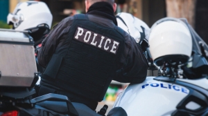 &Tau;&rho;&alpha;&gamma;&omega;&delta;ί&alpha; &sigma;&tau;&alpha; &Iota;&omega;ά&nu;&nu;&iota;&nu;&alpha;:&Pi;έ&theta;&alpha;&nu;&epsilon; &omicron; &alpha;&sigma;&tau;&upsilon;&nu;&omicron;&mu;&iota;&kappa;ό&sigmaf; &pi;&omicron;&upsilon; &alpha;&upsilon;&tau;&omicron;&pi;&upsilon;&rho;&omicron;&beta;&omicron;&lambda;ή&theta;&eta;&kappa;&epsilon; &sigma;&tau;&omicron; &Alpha;&sigma;&tau;&upsilon;&nu;&omicron;&mu;&iota;&kappa;ό &Mu;έ&gamma;&alpha;&rho;&omicron;