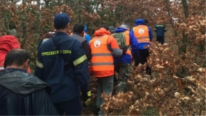 &Tau;&rho;&alpha;&gamma;&omega;&delta;ί&alpha; &sigma;&tau;&eta;&nu; &Epsilon;&upsilon;&rho;&upsilon;&tau;&alpha;&nu;ί&alpha;: &laquo;&Pi;&upsilon;&rho;&omicron;&beta;ό&lambda;&eta;&sigma;&alpha; &kappa;&alpha;&iota; &mu;&epsilon;&tau;ά &delta;&epsilon;&nu; &mu;&omicron;&upsilon; &alpha;&pi;&alpha;&nu;&tau;&omicron;ύ&sigma;&epsilon; &sigma;&tau;&omicron;&nu; &alpha;&sigma;ύ&rho;&mu;&alpha;&tau;&omicron;!&raquo;