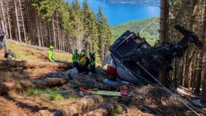 &Tau;&rho;&alpha;&gamma;&omega;&delta;ί&alpha; &sigma;&tau;&eta;&nu; &Iota;&tau;&alpha;&lambda;ί&alpha; &mu;&epsilon; 9 &nu;&epsilon;&kappa;&rho;&omicron;ύ&sigmaf;-&Kappa;&alpha;&mu;&pi;ί&nu;&alpha; &tau;&epsilon;&lambda;&epsilon;&phi;&epsilon;&rho;ί&kappa; έ&pi;&epsilon;&sigma;&epsilon; &sigma;&tau;&omicron; &kappa;&epsilon;&nu;ό(&Phi;ώ&tau;&omicron;)