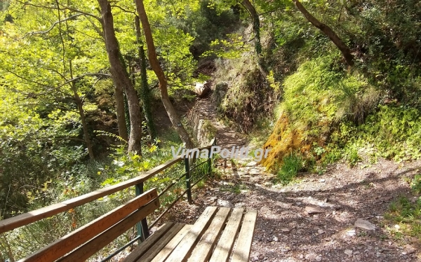 &Kappa;&alpha;&rho;&pi;&epsilon;&nu;ή&sigma;&iota;:&Sigma;&epsilon; &kappa;&alpha;&kappa;ή &kappa;&alpha;&tau;ά&sigma;&tau;&alpha;&sigma;&eta; &tau;&omicron; &mu;&omicron;&nu;&alpha;&delta;&iota;&kappa;ό &mu;&omicron;&nu;&omicron;&pi;ά&tau;&iota; via ferrata &tau;&eta;&sigmaf; &Mu;&alpha;ύ&rho;&eta;&sigmaf; &Sigma;&pi;&eta;&lambda;&iota;ά&sigmaf;