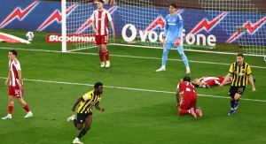 &Beta;ή&mu;&alpha; &tau;ί&tau;&lambda;&omicron;&upsilon; &mu;&epsilon; &delta;&iota;&pi;&lambda;ό &sigma;&tau;&omicron; &Kappa;&alpha;&rho;&alpha;ϊ&sigma;&kappa;ά&kappa;&eta; &gamma;&iota;&alpha; &tau;&eta;&nu; &Alpha;&Epsilon;&Kappa;, 1-0 &tau;&omicron;&nu; &Omicron;&lambda;&upsilon;&mu;&pi;&iota;&alpha;&kappa;ό