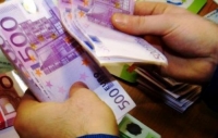 &laquo;&Kappa;&rho;&upsilon;&phi;ή &beta;ό&mu;&beta;&alpha;&raquo; &gamma;&iota;&alpha; &epsilon;&pi;&alpha;&nu;&alpha;&phi;&omicron;&rho;ά &delta;ώ&rho;&omega;&nu; ύ&psi;&omicron;&upsilon;&sigmaf; 250 &kappa;&alpha;&iota; 300 &epsilon;&upsilon;&rho;ώ