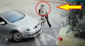 &Gamma;&iota;&alpha; &pi;&rho;ώ&tau;&eta; &phi;&omicron;&rho;ά &kappa;&alpha;&rho;έ-&kappa;&alpha;&rho;έ &eta; &epsilon;&pi;ί&theta;&epsilon;&sigma;&eta; &mu;&epsilon; &beta;&iota;&tau;&rho;&iota;ό&lambda;&iota;-&Beta;ί&nu;&tau;&epsilon;&omicron; &nu;&tau;&omicron;&kappa;&omicron;&upsilon;&mu;έ&nu;&tau;&omicron;