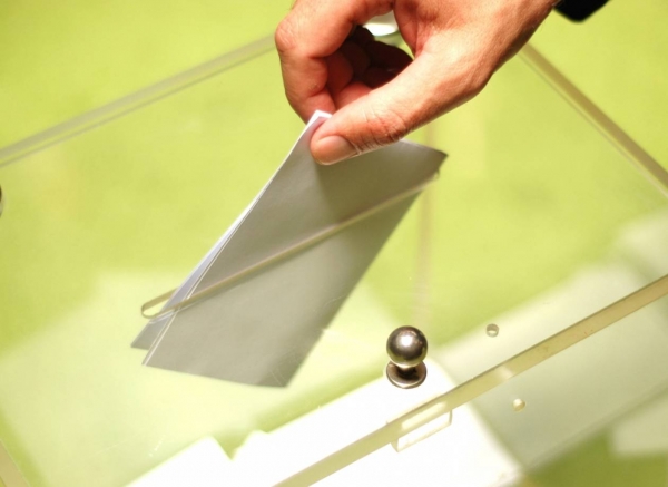 &Eta; &Lambda;&alpha;&iota;&kappa;ή &epsilon;&pi;&iota;&tau;&rho;&omicron;&pi;ή &Alpha;&gamma;&rho;ά&phi;&omega;&nu; &gamma;&iota;&alpha; &tau;&iota;&sigmaf; &epsilon;&pi;&alpha;&nu;&alpha;&lambda;&eta;&pi;&tau;&iota;&kappa;έ&sigmaf; &epsilon;&kappa;&lambda;&omicron;&gamma;έ&sigmaf; &tau;&eta;&sigmaf; &Kappa;&upsilon;&rho;&iota;&alpha;&kappa;ή&sigmaf;