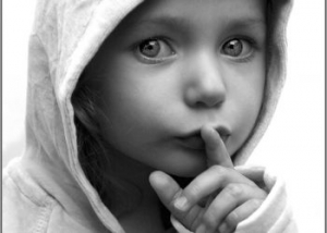 "&Sigma;&iota;&gamma;ά... &eta; &alpha;&nu;&tau;&iota;&pi;&omicron;&lambda;ί&tau;&epsilon;&upsilon;&sigma;&eta; &kappa;&omicron;&iota;&mu;ά&tau;&alpha;&iota;"!