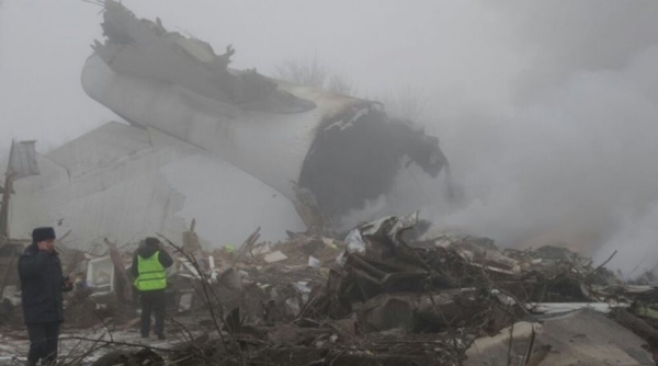 Τραγωδία:Αεροσκάφος συνετρίβη πάνω σε σπίτια.37 οι νεκροί(Βίντεο)