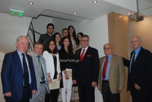 &quot;Τρέχουν&quot; οι αιτήσεις για τις υποτροφίες της Ένωσης Ευρυτάνων Αμερικής «To Βελούχι»