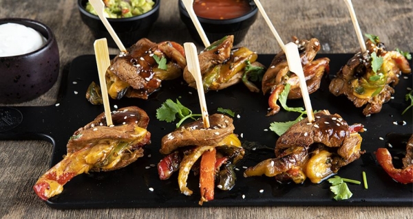 Χοιρινά φιλετάκια με γλυκόξυνη σάλτσα