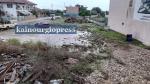 Αγρίνιο:Πλημμύρισαν δεκάδες σπίτια και καλλιέργειες στο Καινούργιο-Κινδύνεψε οικογένεια