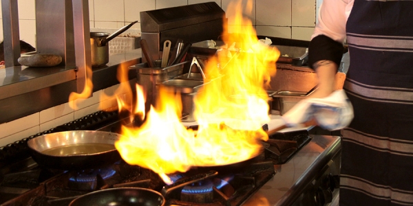 &Kappa;&alpha;&rho;&pi;&epsilon;&nu;ή&sigma;&iota;:"Ά&rho;&pi;&alpha;&xi;&epsilon;" &phi;&omega;&tau;&iota;ά &kappa;&omicron;&upsilon;&zeta;ί&nu;&alpha; &sigma;&epsilon; &sigma;&pi;ί&tau;&iota; &sigma;&tau;&omicron; &Nu;έ&omicron; &Delta;&epsilon;&rho;&mu;ά&tau;&iota;(&Beta;ί&nu;&tau;&epsilon;&omicron;)