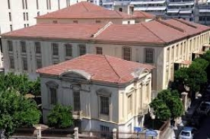 &Sigma;&tau;&omicron;&nu; &Delta;ή&mu;&omicron; &Alpha;&gamma;&rho;&iota;&nu;ί&omicron;&upsilon; &pi;&epsilon;&rho;&iota;έ&rho;&chi;&epsilon;&tau;&alpha;&iota; &eta; &pi;&epsilon;&rho;&iota;&omicron;&upsilon;&sigma;ί&alpha; &tau;&omicron;&upsilon; &Iota;&delta;&rho;ύ&mu;&alpha;&tau;&omicron;&sigmaf; &Pi;&alpha;&pi;&alpha;&sigma;&tau;&rho;ά&tau;&omicron;&upsilon;