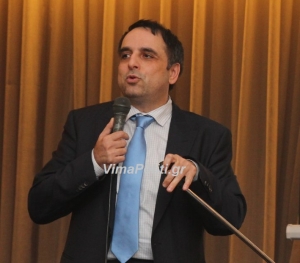 &Lambda;ά&beta;&rho;&omicron;&sigmaf; &kappa;&alpha;&tau;ά ..&pi;ά&nu;&tau;&omega;&nu; &omicron; &gamma;&iota;&alpha;&tau;&rho;ό&sigmaf; &Alpha;&rho;&gamma;ύ&rho;&eta;&sigmaf; &Nu;&tau;&alpha;&lambda;&iota;ά&nu;&eta;&sigmaf; &sigma;&tau;&eta;&nu; &delta;&iota;&alpha;&mu;&alpha;&rho;&tau;&upsilon;&rho;ί&alpha; &upsilon;&gamma;&epsilon;&iota;&omicron;&nu;&omicron;&mu;&iota;&kappa;ώ&nu; &gamma;&iota;&alpha; &tau;&omicron;&nu; &upsilon;&pi;&omicron;&chi;&rho;&epsilon;&omega;&tau;&iota;&kappa;ό &epsilon;&mu;&beta;&omicron;&lambda;&iota;&alpha;&sigma;&mu;ό