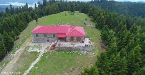 &Omicron;&rho;&epsilon;&iota;&beta;&alpha;&tau;&iota;&kappa;ό &kappa;&alpha;&tau;&alpha;&phi;ύ&gamma;&iota;&omicron; &Alpha;&gamma;&rho;ά&phi;&omega;&nu;-Ό&lambda;&eta; &eta; &omicron;&mu;&omicron;&rho;&phi;&iota;ά &tau;&omicron;&upsilon; &sigma;&epsilon; έ&nu;&alpha; &beta;ί&nu;&tau;&epsilon;&omicron;(drone)