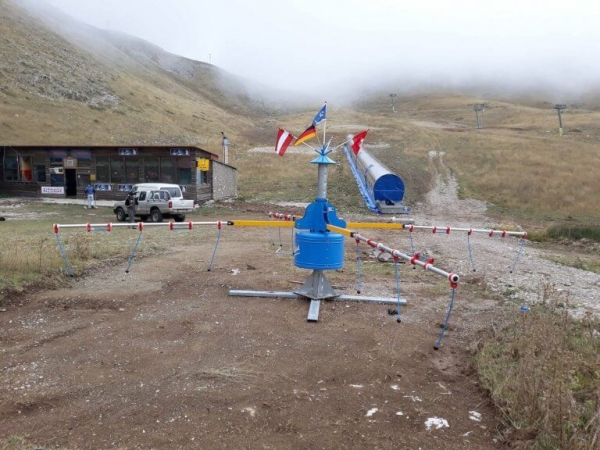 &Omicron;&lambda;&omicron;&kappa;&lambda;&eta;&rho;ώ&nu;&omicron;&nu;&tau;&alpha;&iota; &tau;&alpha; έ&rho;&gamma;&alpha; &alpha;&nu;&alpha;&beta;ά&theta;&mu;&iota;&sigma;&eta;&sigmaf; &sigma;&tau;&omicron; &Chi;&iota;&omicron;&nu;&omicron;&delta;&rho;&omicron;&mu;&iota;&kappa;ό &tau;&omicron;&upsilon; &Beta;&epsilon;&lambda;&omicron;&upsilon;&chi;ί&omicron;&upsilon;