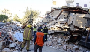 &Sigma;&upsilon;&mu;&pi;&alpha;&rho;ά&sigma;&tau;&alpha;&sigma;&eta; &kappa;&alpha;&iota; &alpha;&pi;ό &tau;&omicron;&upsilon;&sigmaf; &Kappa;&alpha;&rho;&pi;&epsilon;&nu;&eta;&sigma;&iota;ώ&tau;&epsilon;&sigmaf; &pi;&rho;&omicron;&sigmaf; &tau;&omicron;&nu; &Alpha;&lambda;&beta;&alpha;&nu;&iota;&kappa;ό &lambda;&alpha;ό