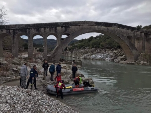 Ώ&rho;&epsilon;&sigmaf; &alpha;&gamma;&omega;&nu;ί&alpha;&sigmaf; &gamma;&iota;&alpha; &tau;&eta;&nu; 51&chi;&rho;&omicron;&nu;&eta; &alpha;&pi;&omicron; &tau;&eta;&nu; &Delta;&alpha;&phi;&nu;&omicron;ύ&lambda;&alpha; &Alpha;&gamma;&rho;ά&phi;&omega;&nu; &pi;&omicron;&upsilon; &alpha;&gamma;&nu;&omicron;&epsilon;ί&tau;&alpha;&iota;-&Delta;ύ&tau;&epsilon;&sigmaf; &sigma;&tau;&alpha; &nu;&epsilon;&rho;ά &tau;&omicron;&upsilon; &Alpha;&chi;&epsilon;&lambda;ώ&omicron;&upsilon;