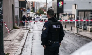 &Gamma;&kappa;ά&zeta;&iota;: &Alpha;&nu;&theta;&rho;&omega;&pi;&omicron;&kappa;&upsilon;&nu;&eta;&gamma;&eta;&tau;ό &gamma;&iota;&alpha; &tau;&eta; &sigma;ύ&lambda;&lambda;&eta;&psi;&eta; &tau;&omicron;&upsilon; 37&chi;&rho;&omicron;&nu;&omicron;&upsilon; &pi;&iota;&sigma;&tau;&omicron;&lambda;έ&rho;&omicron;-&Tau;&iota; &iota;&sigma;&chi;&upsilon;&rho;ί&zeta;&epsilon;&tau;&alpha;&iota; &omicron; &sigma;&upsilon;&nu;&omicron;&delta;&eta;&gamma;ό&sigmaf; &pi;&omicron;&upsilon; &sigma;&upsilon;&nu;&epsilon;&lambda;ή&phi;&theta;&eta;