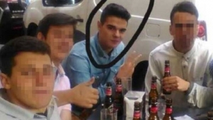 &Phi;&rho;ί&kappa;&eta;:&Sigma;&kappa;ό&tau;&omega;&sigma;&epsilon; &tau;&eta; &mu;&eta;&tau;έ&rho;&alpha; &tau;&omicron;&upsilon;,&tau;&eta;&nu; &tau;&epsilon;&mu;ά&chi;&iota;&sigma;&epsilon; &kappa;&alpha;&iota; &tau;&eta;&nu; έ&beta;&alpha;&lambda;&epsilon; &sigma;&epsilon; &tau;ά&pi;&epsilon;&rho;(&Beta;ί&nu;&tau;&epsilon;&omicron;)