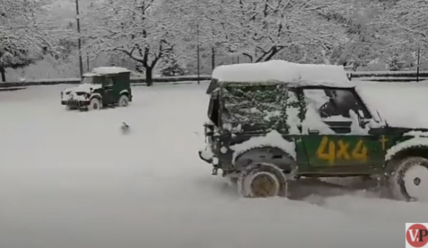 Τροβάτο Αγράφων:Αυτοκίνητα 4χ4 “ζωγραφίζουν” πάνω στο χιόνι(Βίντεο )