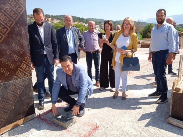 Αγρίνιο:Σάρκα και οστά παίρνει τo νέο κτίριο του 7ου Γυμνάσιου-Tην θεμέλιο λίθο έβαλαν Παπαναστασίου-Φαρμάκης