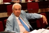&Pi;&omicron;&iota;&omicron;&sigmaf; ή&tau;&alpha;&nu; &omicron; &Delta;&eta;&mu;ή&tau;&rho;&eta;&sigmaf; &Kappa;&omicron;&nu;&tau;&omicron;&mu;&eta;&nu;ά&sigmaf;-&Eta; &pi;&omicron;&rho;&epsilon;ί&alpha; &tau;&omicron;&upsilon; &epsilon;&pi;&iota;&chi;&epsilon;&iota;&rho;&eta;&mu;&alpha;&tau;ί&alpha; &pi;&omicron;&upsilon; &pi;έ&theta;&alpha;&nu;&epsilon; &sigma;&epsilon; &eta;&lambda;&iota;&kappa;ί&alpha; 83 &epsilon;&tau;ώ&nu;