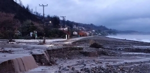 &Kappa;&alpha;&kappa;&omicron;&kappa;&alpha;&iota;&rho;ί&alpha; &ldquo;&Alpha;&theta;&eta;&nu;ά&rdquo;:&Pi;&lambda;&eta;&mu;&mu;ύ&rho;&epsilon;&sigmaf; &kappa;&alpha;&iota; &alpha;&nu;&upsilon;&pi;&omicron;&lambda;ό&gamma;&iota;&sigma;&tau;&epsilon;&sigmaf; &zeta;&eta;&mu;&iota;έ&sigmaf; &sigma;&epsilon; &Pi;ή&lambda;&iota;&omicron;, &Epsilon;ύ&beta;&omicron;&iota;&alpha; &kappa;&alpha;&iota; &Lambda;ά&rho;&iota;&sigma;&alpha;(&Phi;ώ&tau;&omicron;)