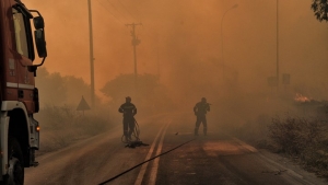 &Epsilon;&theta;&nu;&iota;&kappa;ή &tau;&rho;&alpha;&gamma;&omega;&delta;ί&alpha;:&Tau;&omicron;&upsilon;&lambda;ά&chi;&iota;&sigma;&tau;&omicron;&nu; 50 &nu;&epsilon;&kappa;&rho;&omicron;ί &alpha;&pi;ό &tau;&iota;&sigmaf; &pi;&upsilon;&rho;&kappa;&alpha;&gamma;&iota;έ&sigmaf; &sigma;&tau;&eta;&nu; &Alpha;&nu;&alpha;&tau;&omicron;&lambda;&iota;&kappa;ή &Alpha;&tau;&tau;&iota;&kappa;ή