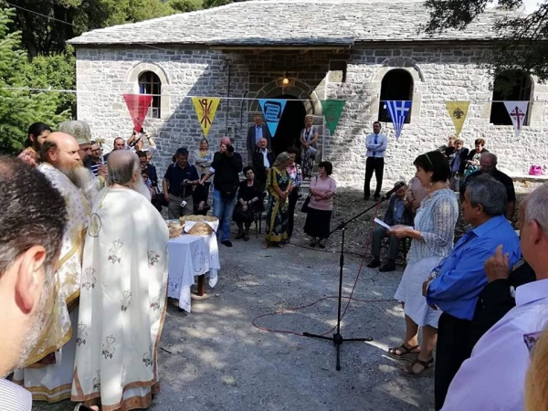 K&alpha;&rho;&pi;&epsilon;&nu;ή&sigma;&iota;:&Theta;&epsilon;ί&alpha; &Lambda;&epsilon;&iota;&tau;&omicron;&upsilon;&rho;&gamma;ί&alpha; &sigma;&tau;&omicron; &nu;&epsilon;&omicron;&sigma;&upsilon;&nu;&tau;&eta;&rho;&eta;&mu;έ&nu;&omicron; &Iota;&Nu; &tau;&omicron;&upsilon; &Gamma;&epsilon;&nu;έ&sigma;&iota;&omicron;&upsilon; &tau;&eta;&sigmaf; &Theta;&epsilon;&omicron;&tau;ό&kappa;&omicron;&upsilon; &sigma;&tau;&alpha; &Psi;&iota;&alpha;&nu;ά