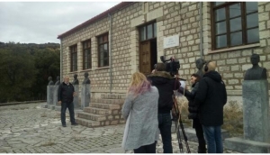 &uml;200 &chi;&rho;ό&nu;&iota;&alpha; &Kappa;&omicron;&iota;&nu;&omicron;&beta;&omicron;&upsilon;&lambda;&epsilon;&upsilon;&tau;&iota;&kappa;ή &Alpha;&nu;&tau;&iota;&pi;&rho;&omicron;&sigma;ώ&pi;&epsilon;&upsilon;&sigma;&eta;&uml;.&Gamma;ύ&rho;&iota;&sigma;&mu;&alpha;-&nu;&tau;&omicron;&kappa;&iota;&mu;&alpha;&nu;&tau;έ&rho; &sigma;&tau;&omicron; &mu;&omicron;&upsilon;&sigma;&epsilon;ί&omicron; &sigma;&tau;&eta;&nu; &Pi;&alpha;&lambda;&alpha;&iota;ά &Beta;ί&nu;&iota;&alpha;&nu;&eta;
