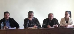 &Sigma;&upsilon;&nu;&epsilon;&delta;&rho;&iota;ά&zeta;&omicron;&upsilon;&nu; &sigma;&tau;&alpha; Ά&gamma;&rho;&alpha;&phi;&alpha; &gamma;&iota;&alpha; &tau;&eta;&nu; &sigma;ύ&nu;&tau;&alpha;&xi;&eta; &tau;&omicron;&upsilon; &pi;&rho;&omicron;&upsilon;&pi;&omicron;&lambda;&omicron;&gamma;&iota;&sigma;&mu;&omicron;ύ