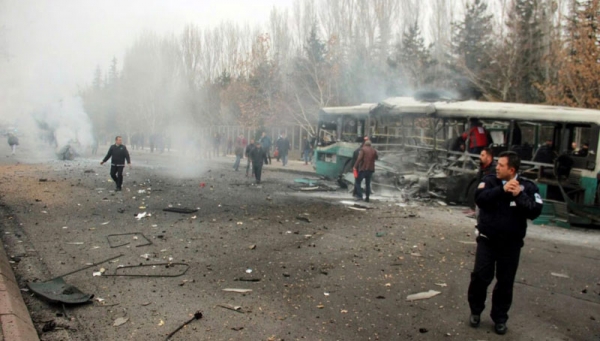 Τουλάχιστον 13 νεκροί από έκρηξη σε λεωφορείο με στρατιώτες στην Καισάρεια