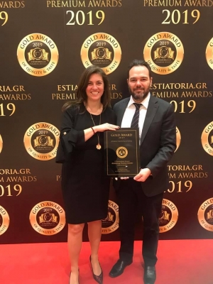&Chi;&rho;&upsilon;&sigma;ό &beta;&rho;&alpha;&beta;&epsilon;ί&omicron; &sigma;&tau;&omicron; &laquo;Estiatoria Premium Awards 2019" &mu;&epsilon; "ά&rho;&omega;&mu;&alpha;" &Epsilon;&upsilon;&rho;&upsilon;&tau;&alpha;&nu;ί&alpha;&sigmaf;