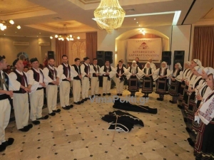 Οι Αγραφιώτες Σαρακατσαναίοι ανταμώνουν στον ..κάμπο